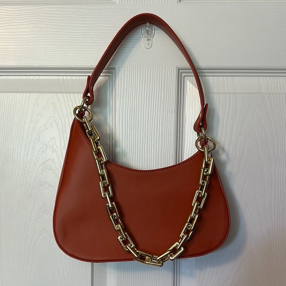 Italian Leather Deep Orange Crossbody Bag with Gold Chain. Excellent Condition. - Picture 1 of 10